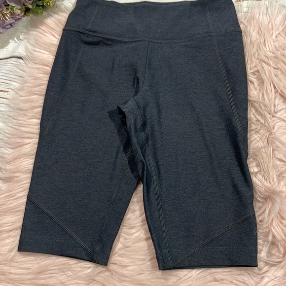 NWT Outdoor Voices Double Time 10" Bike Shorts- Charcoal- Women size XS - Picture 5 of 7